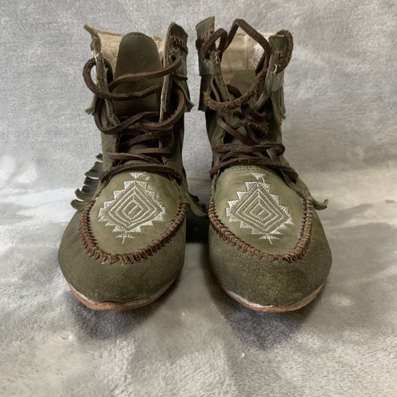 Freebird by Steven Tribe Boots Womens Size 6 Suede Embroidered Aztec Southwest - Picture 8 of 16
